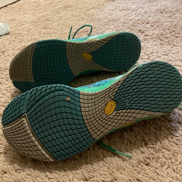 Merrill sneakers to be worn with or without socks size 8 - Picture 5 of 7